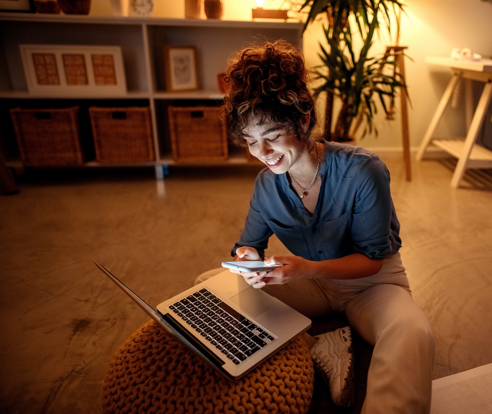 A Theo member at home in the evening, thinking through
           their business over text
